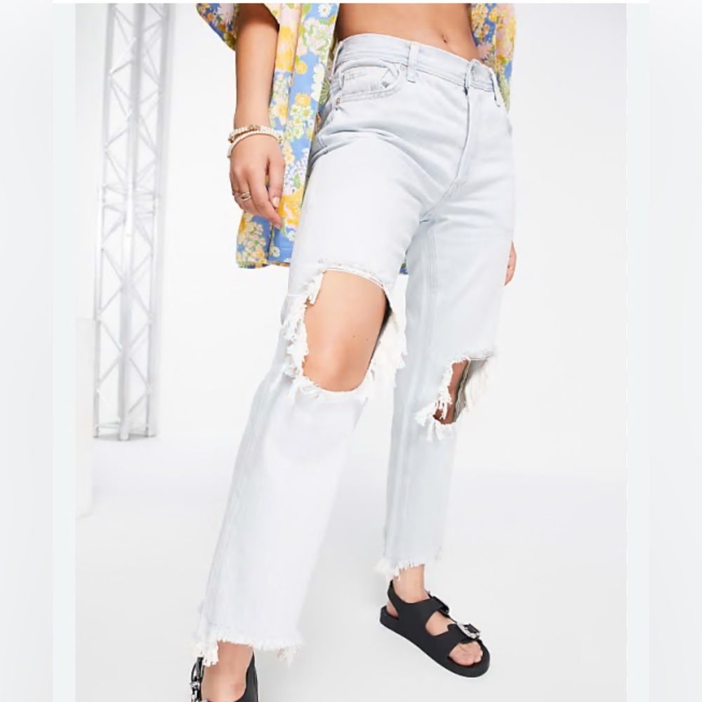New We the Free Distressed Light Blue Jeans - 24